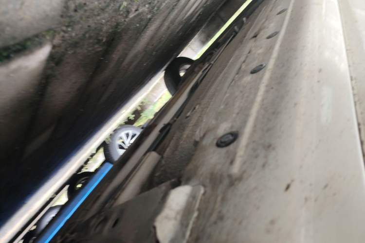 Used Nissan Livina 2013 1.6XE Manual Comfort Edition Chassis Front Right