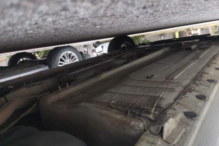 Used Nissan Livina 2013 1.6XL Manual Luxury Edition Chassis Rear Left