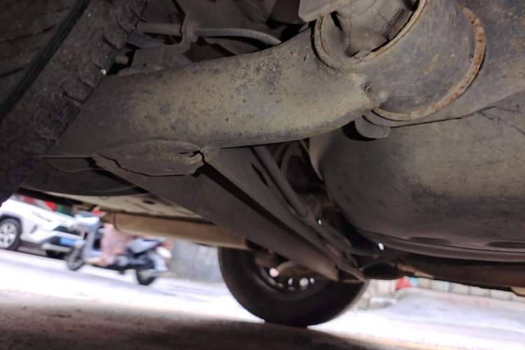 Used Nissan Livina 2013 1.6XE Manual Comfort Edition Chassis Rear Right