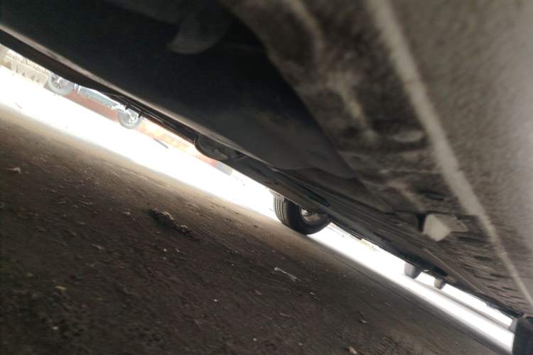Used Nissan Livina 2013 1.6XE Manual Comfort Edition Chassis Rear Right
