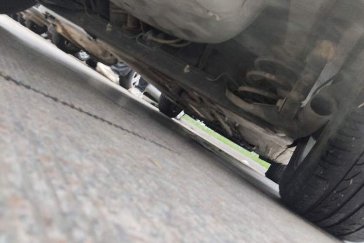 Used Nissan Livina 2013 1.6XL Manual Luxury Edition Chassis Rear Right