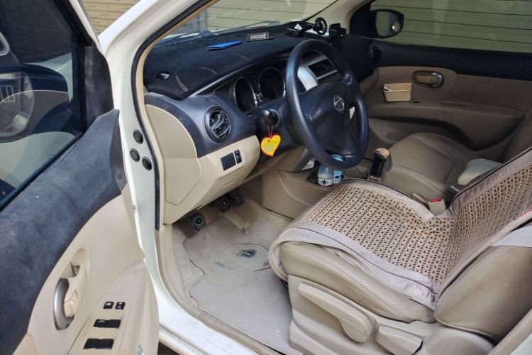 Used Nissan Livina 2013 1.6XE Manual Comfort Edition Driver Seat