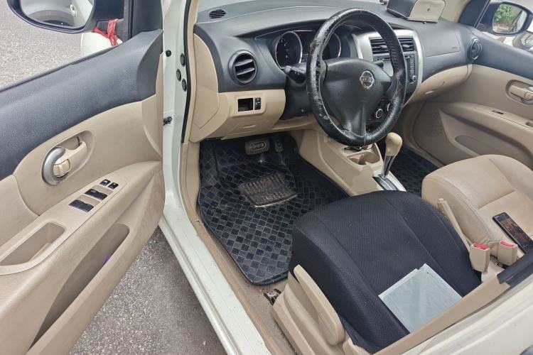 Used Nissan Livina 2013 1.6XE CVT Comfort Edition Driver Seat