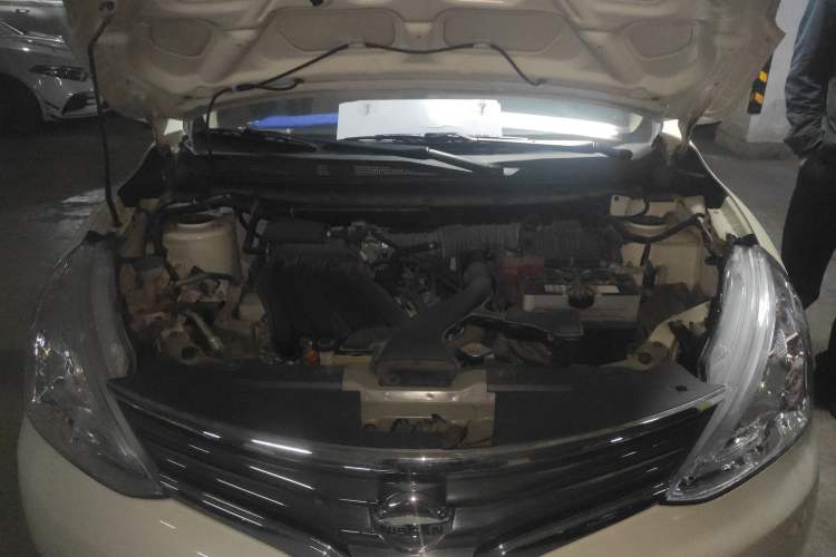 Used Nissan Livina 2013 1.6XL CVT Luxury Edition Engine Bay