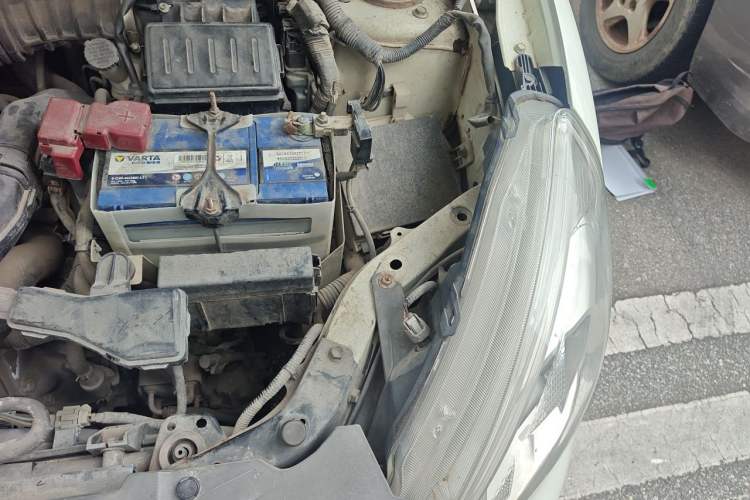 Used Nissan Livina 2013 1.6XE CVT Comfort Edition Engine Bay Left