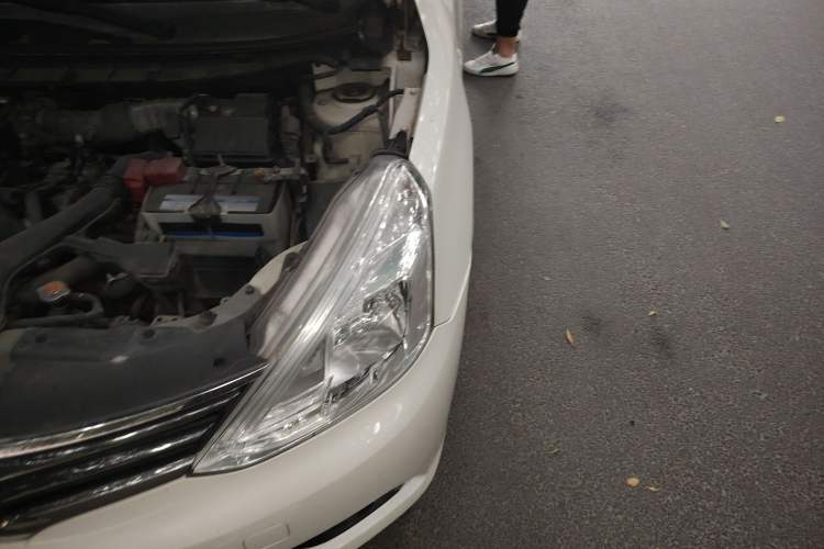 Used Nissan Livina 2013 1.6XE CVT Comfort Edition Engine Bay Left
