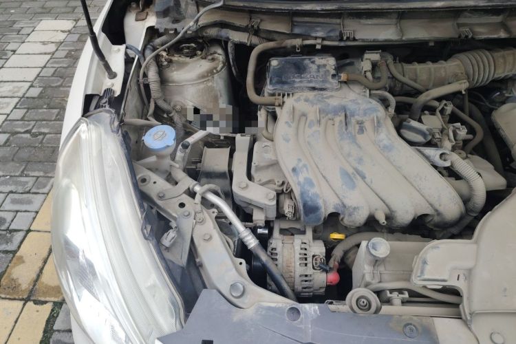 Used Nissan Livina 2013 1.6XE Manual Comfort Edition Engine Bay Right