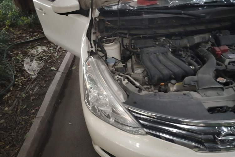 Used Nissan Livina 2013 1.6XE CVT Comfort Edition Engine Bay Right
