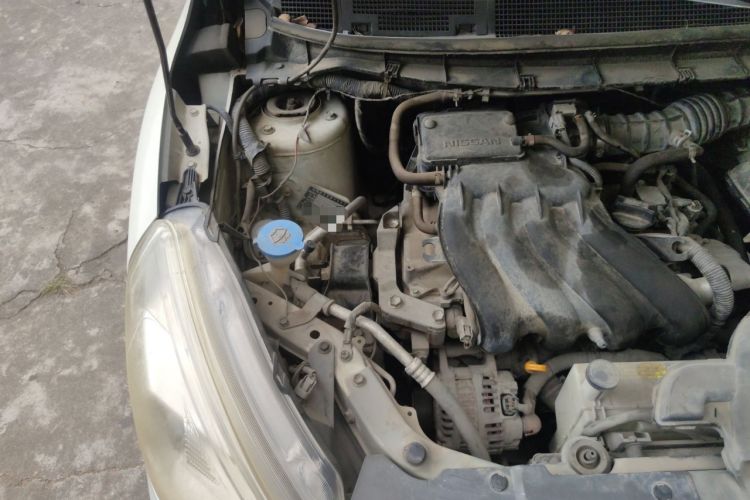 Used Nissan Livina 2013 1.6XE Manual Comfort Edition Engine Bay Right