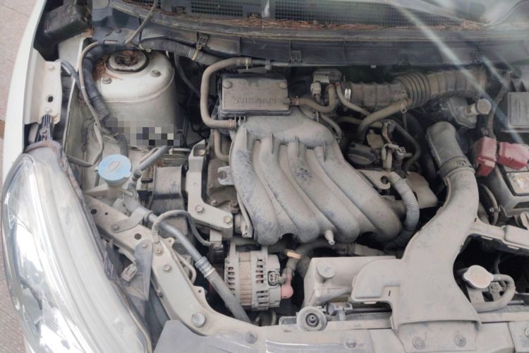Used Nissan Livina 2013 1.6XL Manual Luxury Edition Engine Bay Right