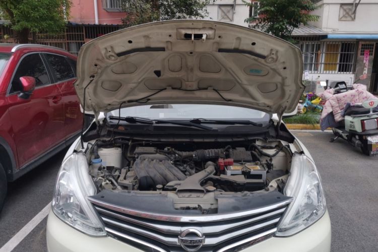 Used Nissan Livina 2013 1.6XL Manual Luxury Edition Engine Bay