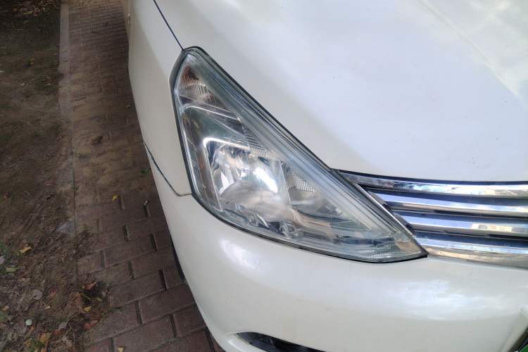 Used Nissan Livina 2013 1.6XE Manual Comfort Edition Exterior 6