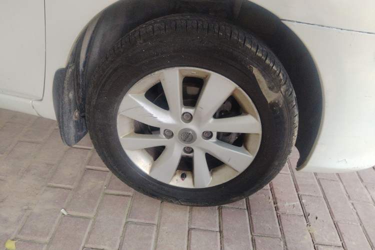Used Nissan Livina 2013 1.6XE Manual Comfort Edition Exterior 7
