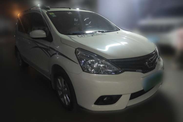 Used Nissan Livina 2013 1.6XL CVT Luxury Edition Front Right 45 Deg