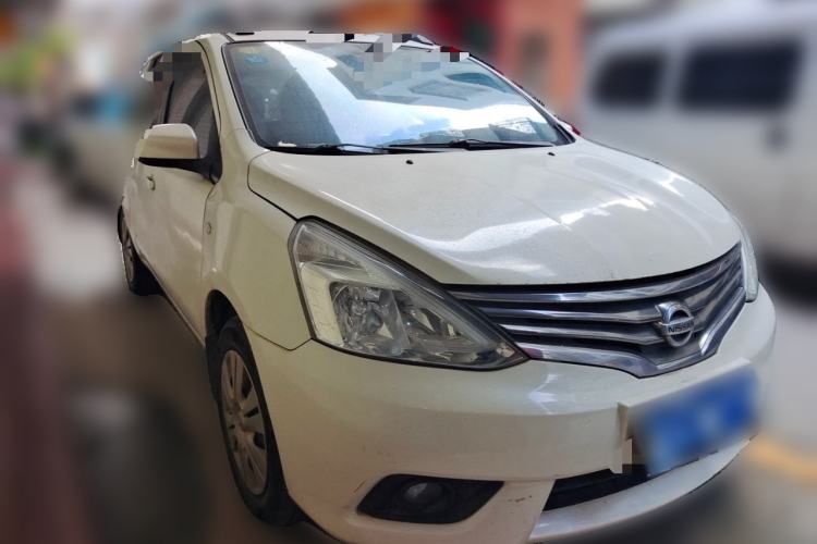 Used Nissan Livina 2013 1.6XE Manual Comfort Edition Front Right 45 Deg