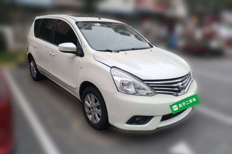 Used Nissan Livina 2013 1.6XL Manual Luxury Edition Front Right 45 Deg