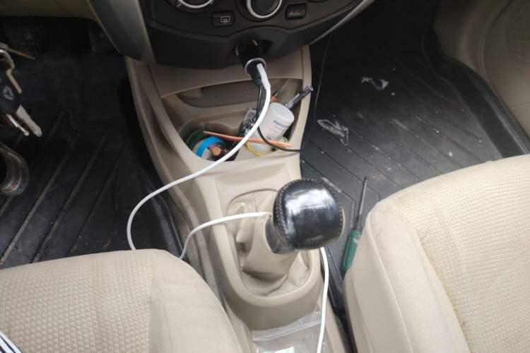 Used Nissan Livina 2013 1.6XE Manual Comfort Edition Gear Lever