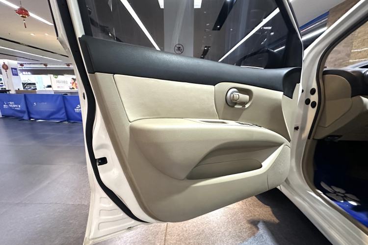 Used Nissan Livina 2013 1.6XE CVT Comfort Edition Interior 1