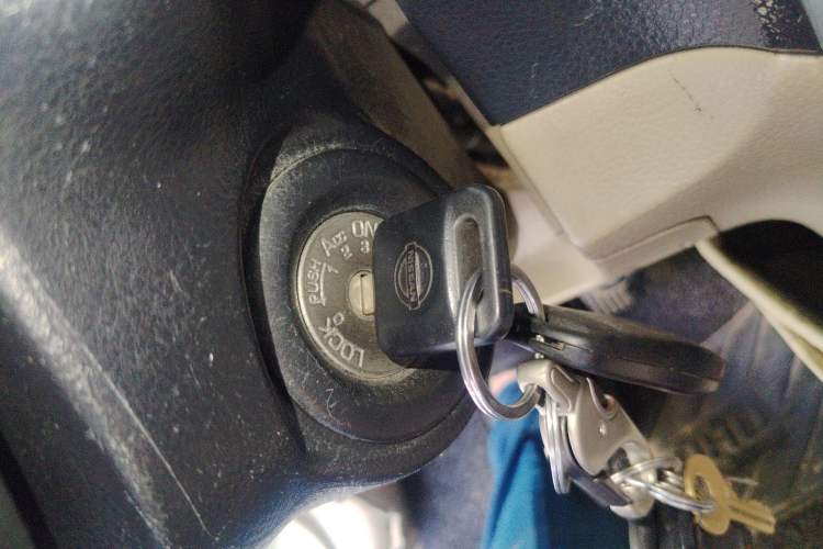 Used Nissan Livina 2013 1.6XE Manual Comfort Edition Interior 1