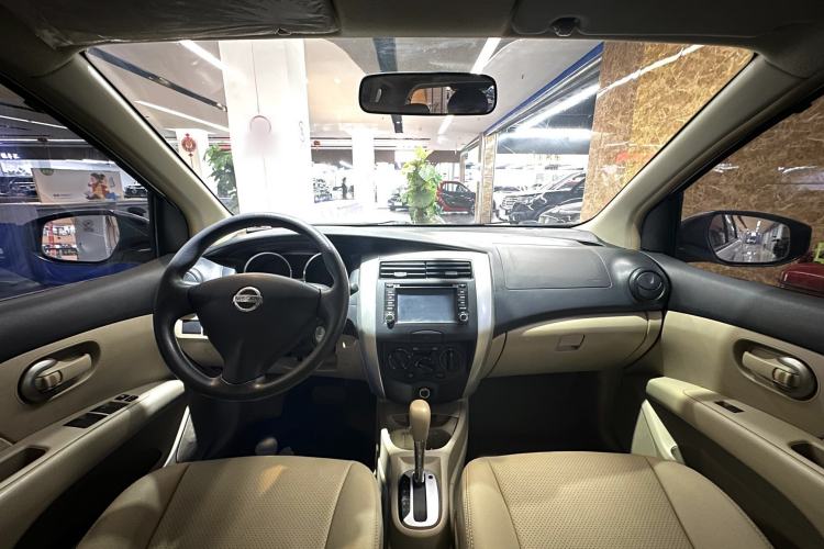 Used Nissan Livina 2013 1.6XE CVT Comfort Edition Interior 4