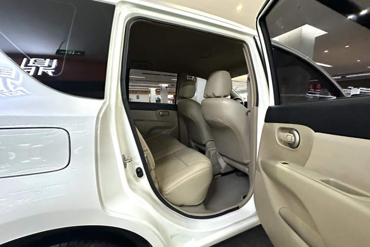 Used Nissan Livina 2013 1.6XE CVT Comfort Edition Interior 8