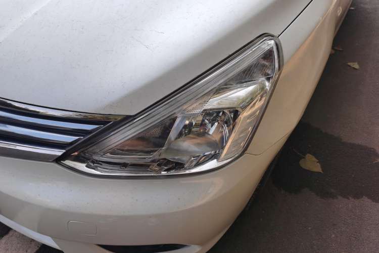 Used Nissan Livina 2013 1.6XE Manual Comfort Edition Left Front Headlight
