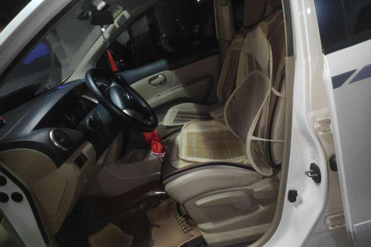 Used Nissan Livina 2013 1.6XL CVT Luxury Edition Left Front Seat