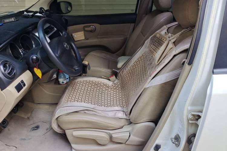 Used Nissan Livina 2013 1.6XE Manual Comfort Edition Left Front Seat
