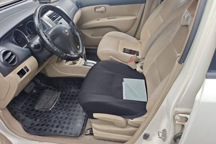 Used Nissan Livina 2013 1.6XE CVT Comfort Edition Left Front Seat