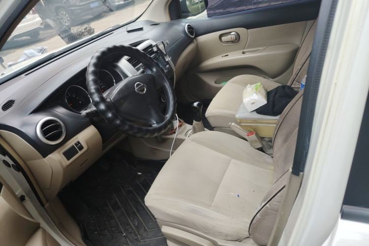 Used Nissan Livina 2013 1.6XE Manual Comfort Edition Left Front Seat