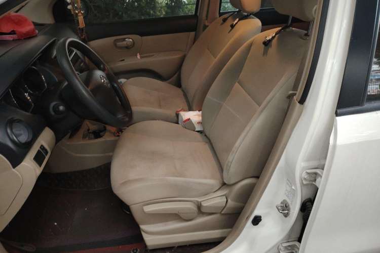 Used Nissan Livina 2013 1.6XE CVT Comfort Edition Left Front Seat