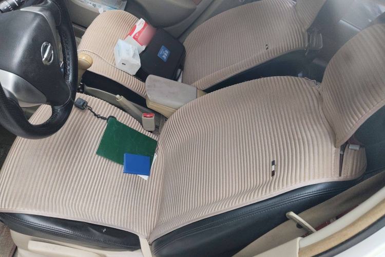 Used Nissan Livina 2013 1.6XL Manual Luxury Edition Left Front Seat