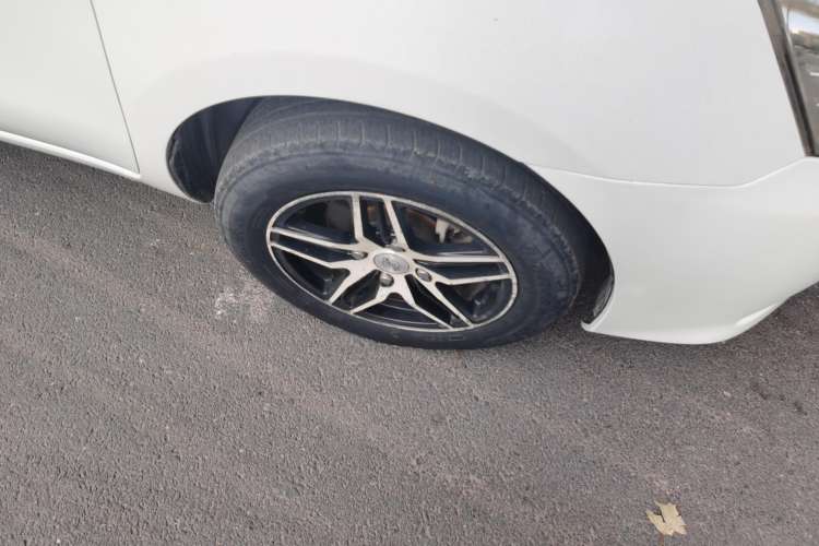 Used Nissan Livina 2013 1.6XE Manual Comfort Edition Left Rear Wheel Hub