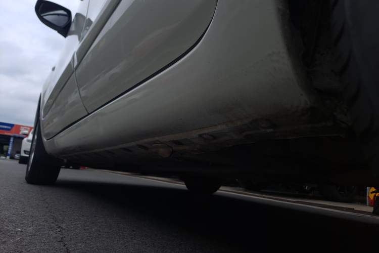 Used Nissan Livina 2013 1.6XL CVT Luxury Edition Left Side Sill
