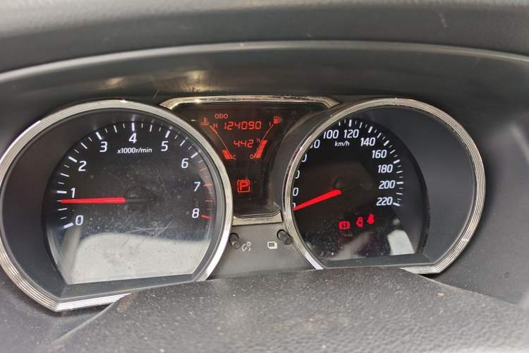 Used Nissan Livina 2013 1.6XE CVT Comfort Edition Odometer Close Up
