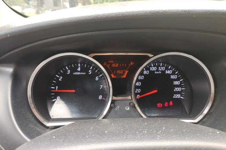 Used Nissan Livina 2013 1.6XE Manual Comfort Edition Odometer Close Up