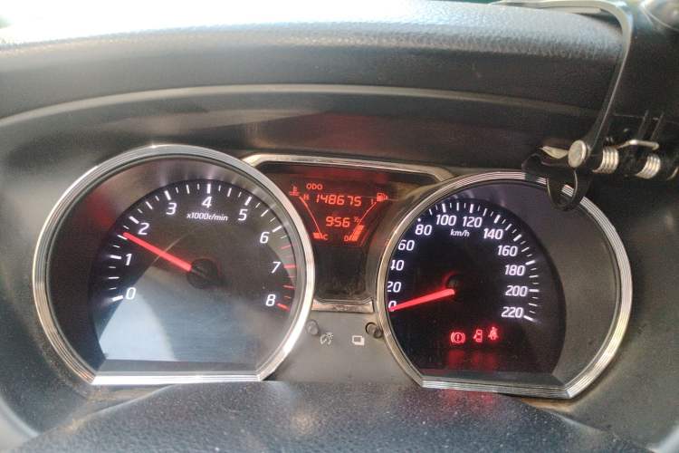 Used Nissan Livina 2013 1.6XE Manual Comfort Edition Odometer Close Up