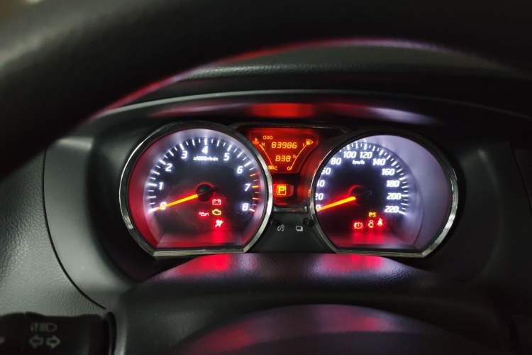 Used Nissan Livina 2013 1.6XE CVT Comfort Edition Odometer Close Up