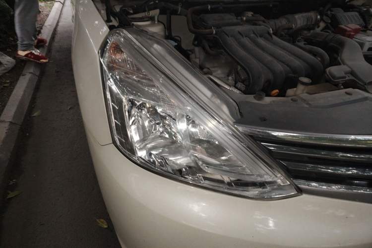 Used Nissan Livina 2013 1.6XE CVT Comfort Edition Right Front Headlight