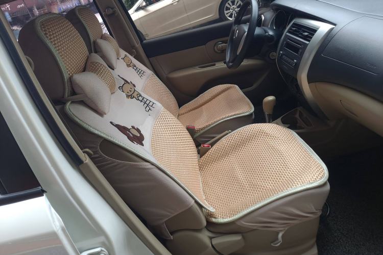 Used Nissan Livina 2013 1.6XL CVT Luxury Edition Right Front Seat