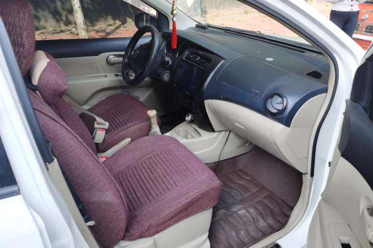 Used Nissan Livina 2013 1.6XE Manual Comfort Edition Right Front Seat