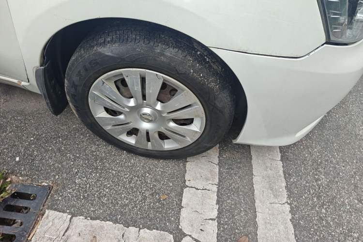 Used Nissan Livina 2013 1.6XE CVT Comfort Edition Right Front Wheel Hub