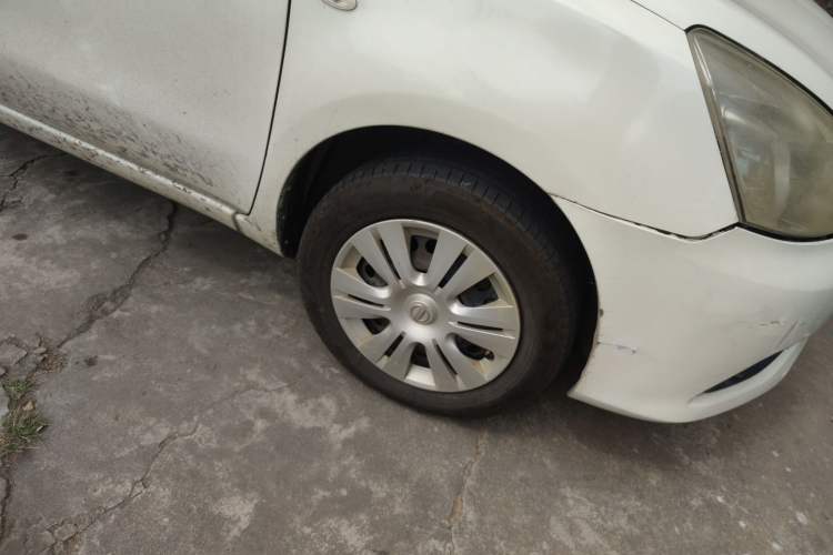 Used Nissan Livina 2013 1.6XE Manual Comfort Edition Right Front Wheel Hub