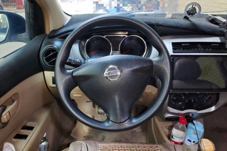 Used Nissan Livina 2013 1.6XE Manual Comfort Edition Steering Wheel
