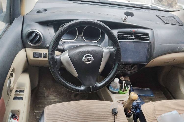 Used Nissan Livina 2013 1.6XL Manual Luxury Edition Steering Wheel