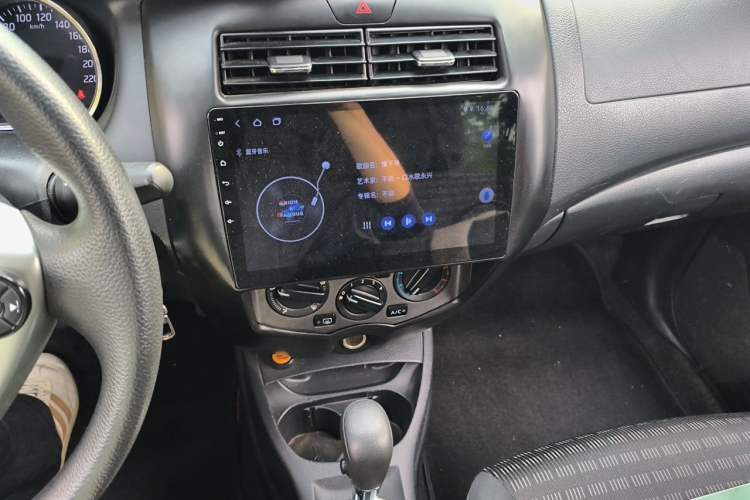 Used Nissan Livina 2013 Jinrui 1.6XL CVT Comfort Edition Audio And AC Panel