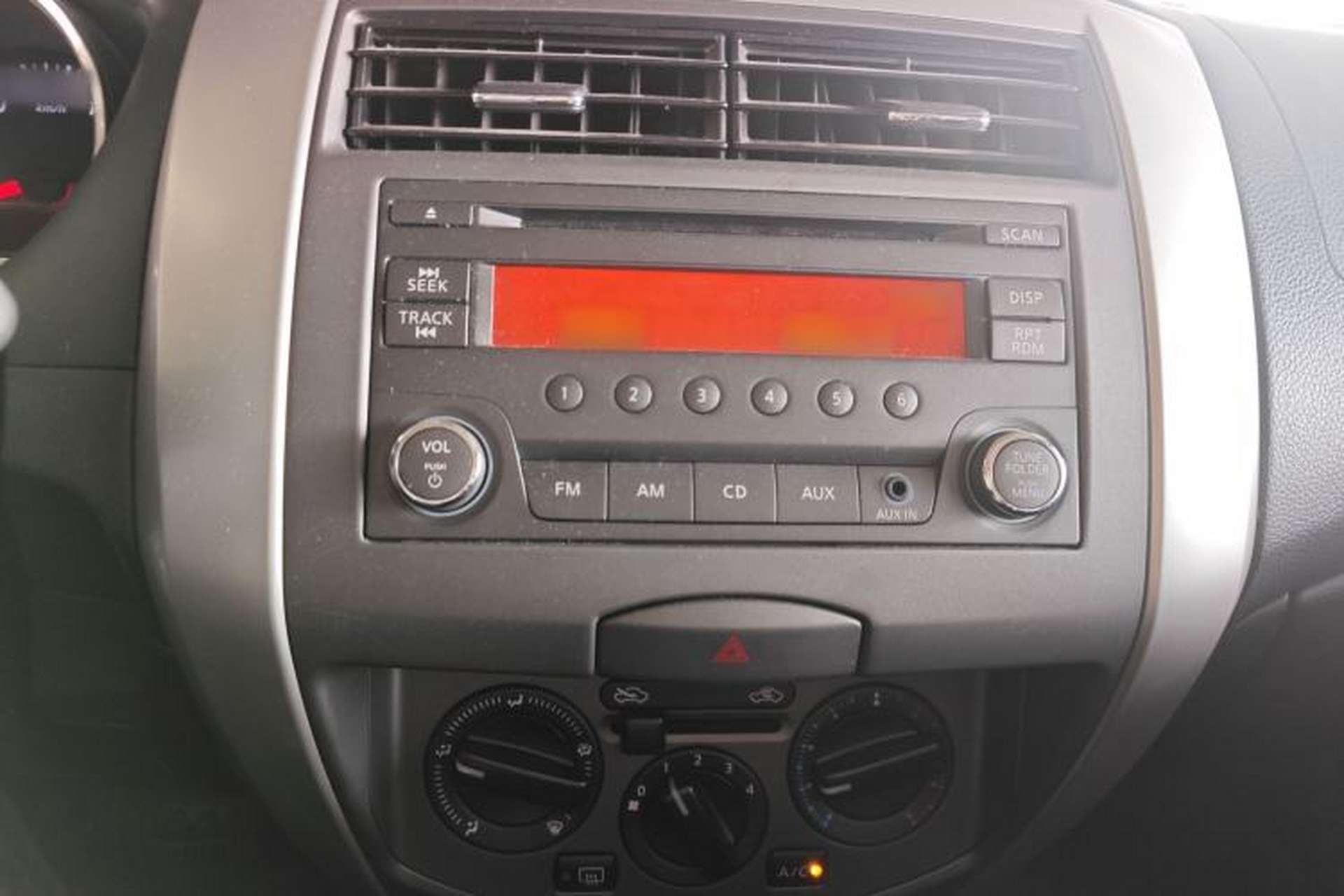 Used Nissan Livina 2013 Jinrui 1.6XL CVT Comfort Edition Audio And AC Panel