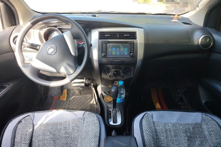 Used Nissan Livina 2013 JINRUI 1.6XV CVT Luxury Edition Center Console