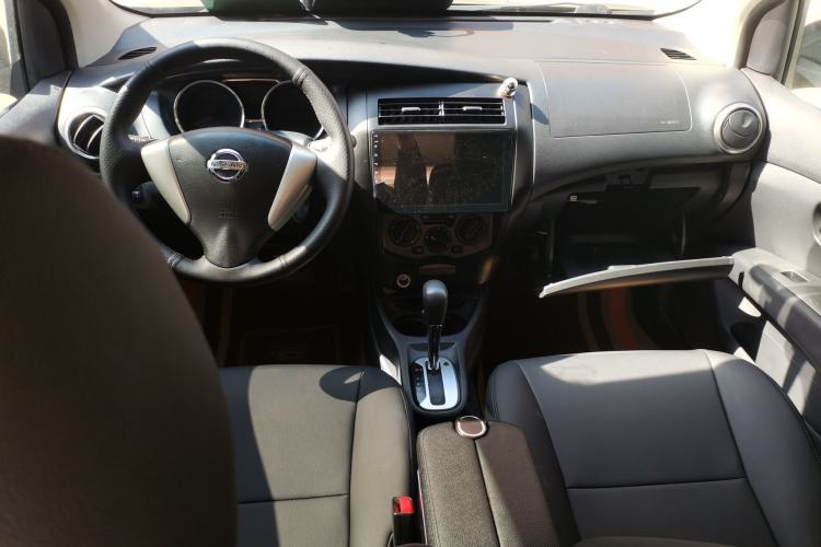 Used Nissan Livina 2013 Jinrui 1.6XL CVT Comfort Edition Center Console