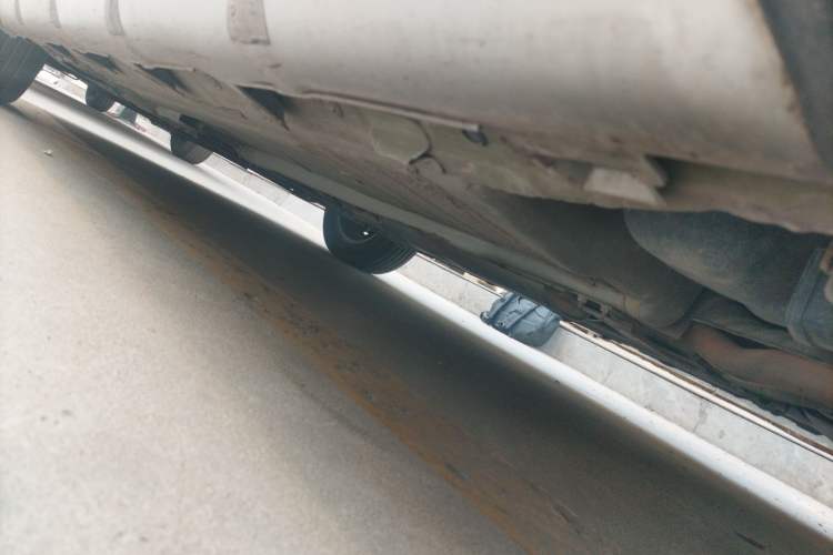 Used Nissan Livina 2013 Jingrui 1.6XL Manual Comfort Edition Chassis Rear Left